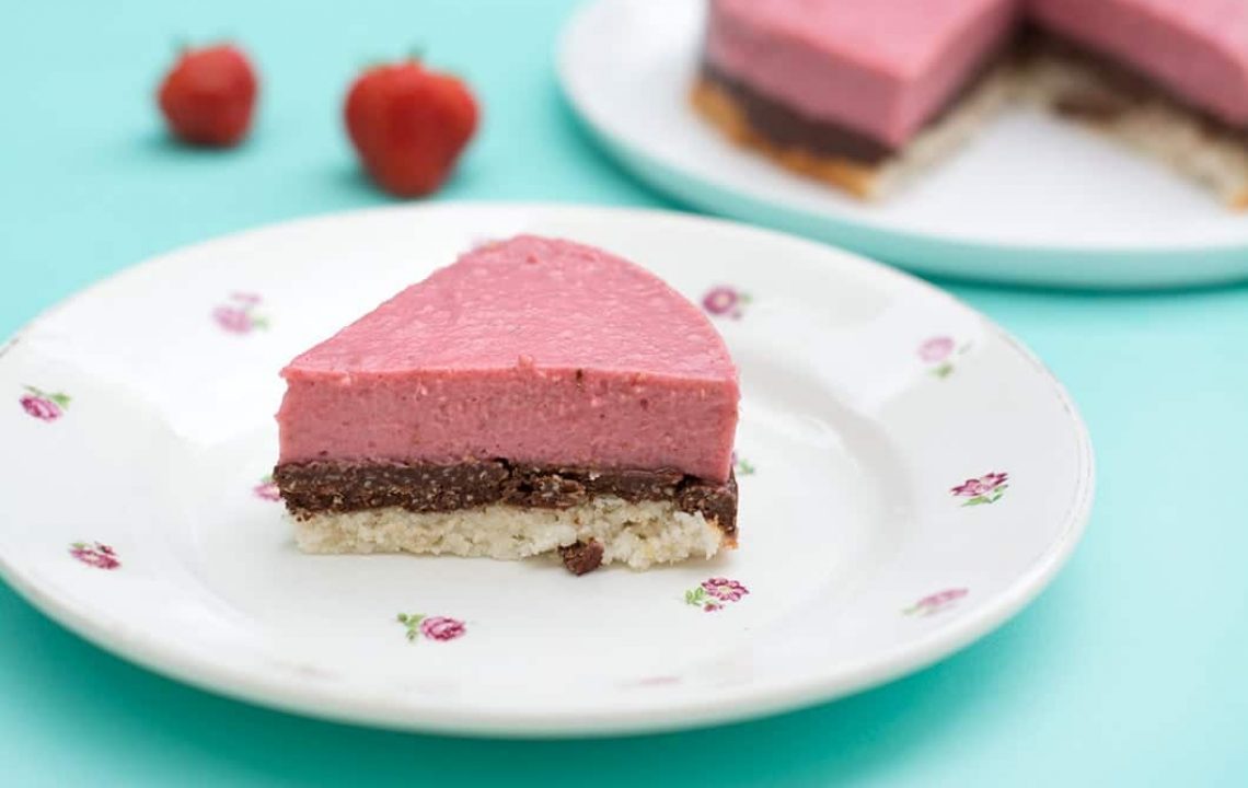 Entremet sans gluten et sans lactose au chocolat, à la noix de coco et aux fraises - Sans gluten, sans lactose